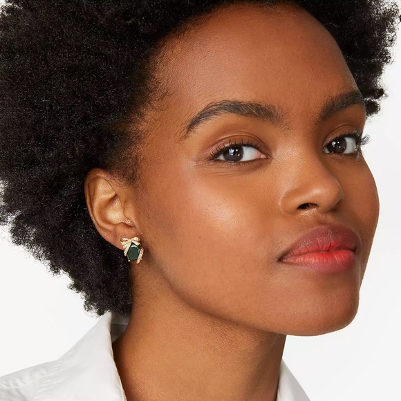 ♠️Kate Spade Pave Emerald Present Studs Earrings, Green NWT - Picture 5 of 8